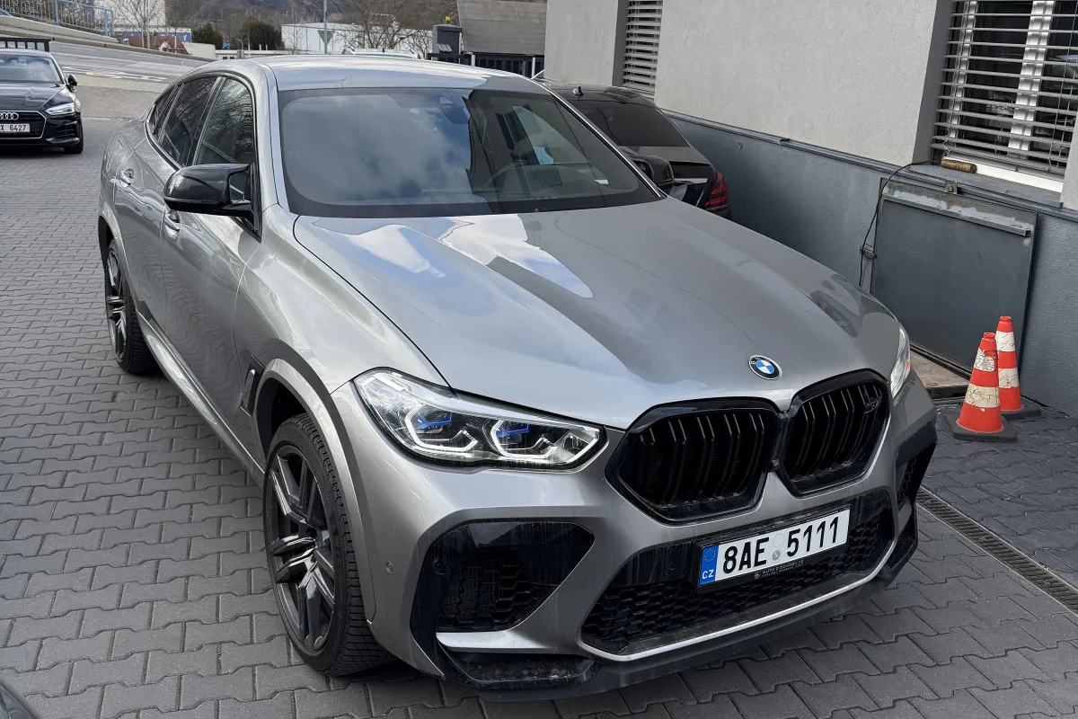 BMW X6 M při kontrole před koupí