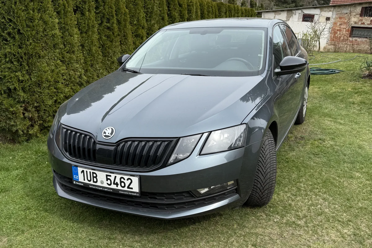 Škoda Octavia při kontrole před koupí